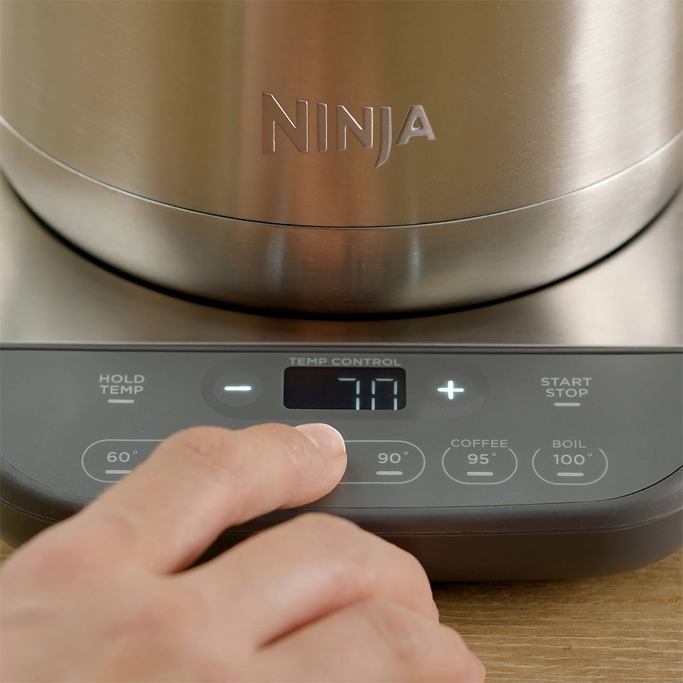 bouilloire-a-temperature-reglable-inox-ninja-kt201eu-4